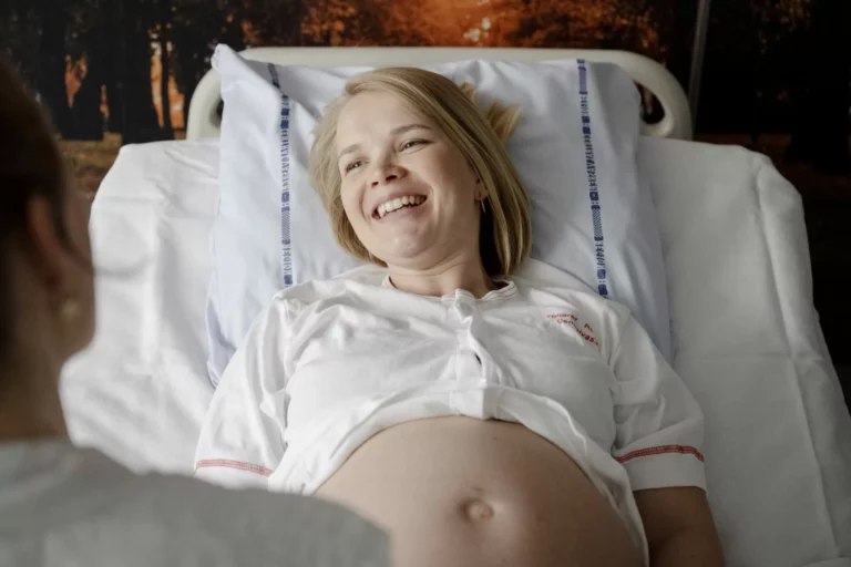 Gravid kvinde på hospital